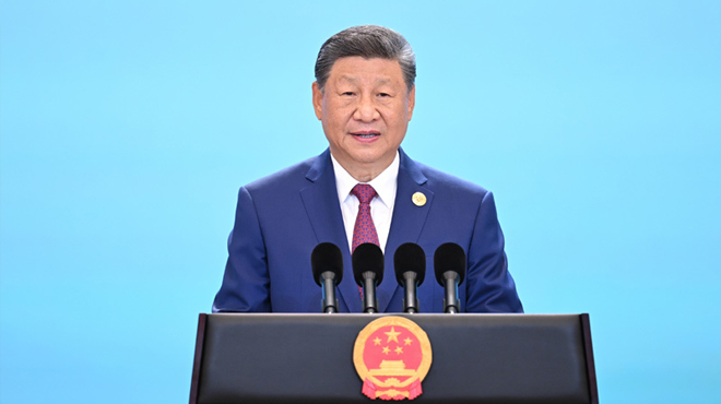 習(xí)近平和彭麗媛為出席2025年上海合作組織